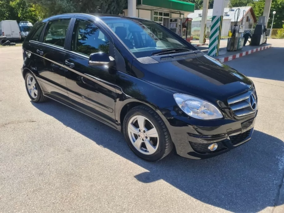 ID:2076 - MERCEDES-BENZ B 180