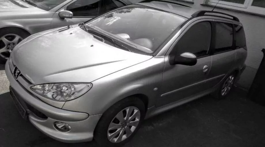 ID:2082 - PEUGEOT 206