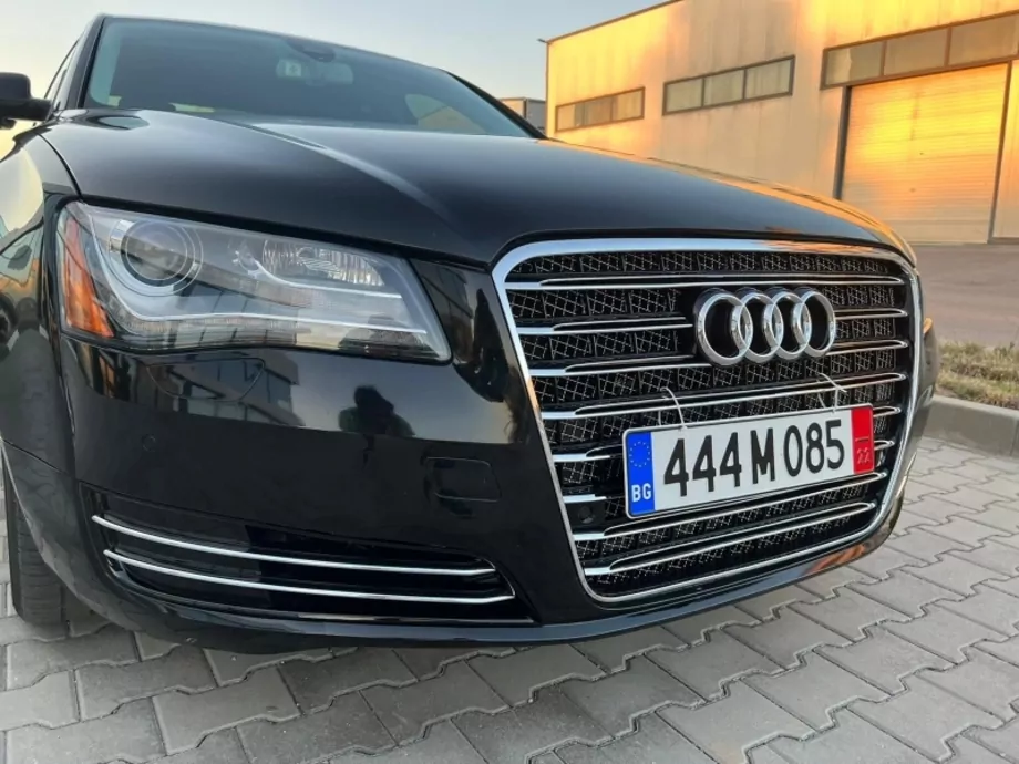 ID:2125 - AUDI A8