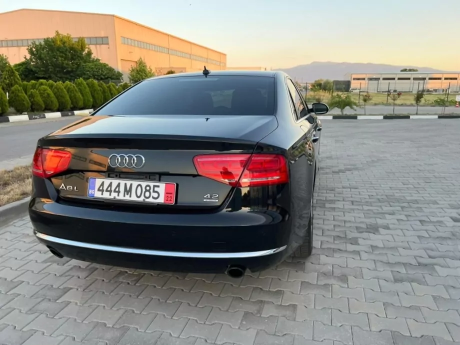 ID:2125 - AUDI A8