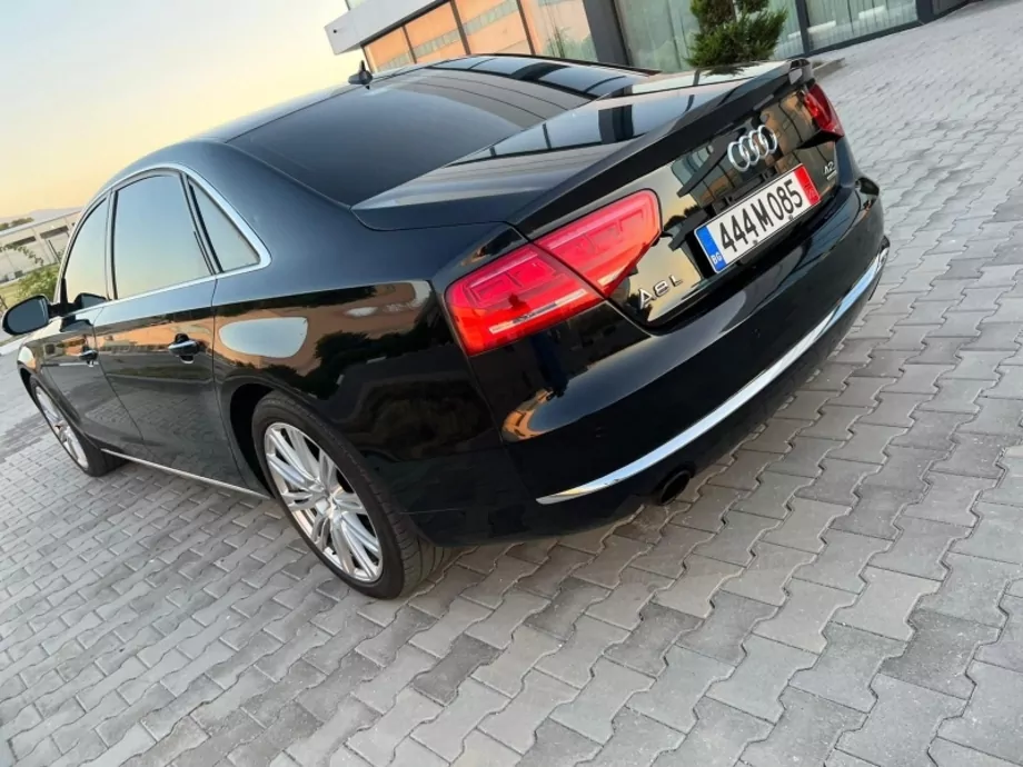 ID:2125 - AUDI A8