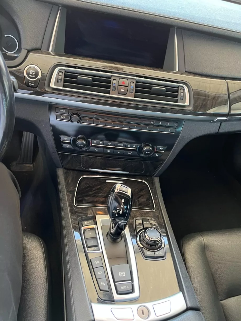 ID:2145 - BMW 750