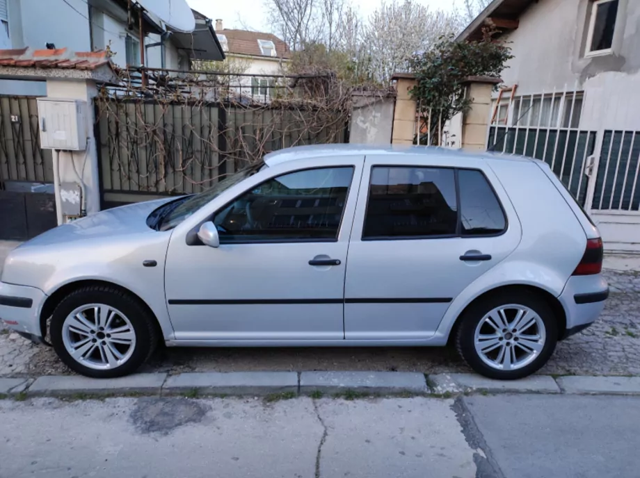 ID:2154 - VOLKSWAGEN GOLF