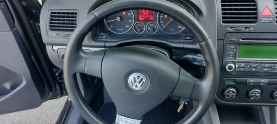 ID:2173 - VOLKSWAGEN GOLF