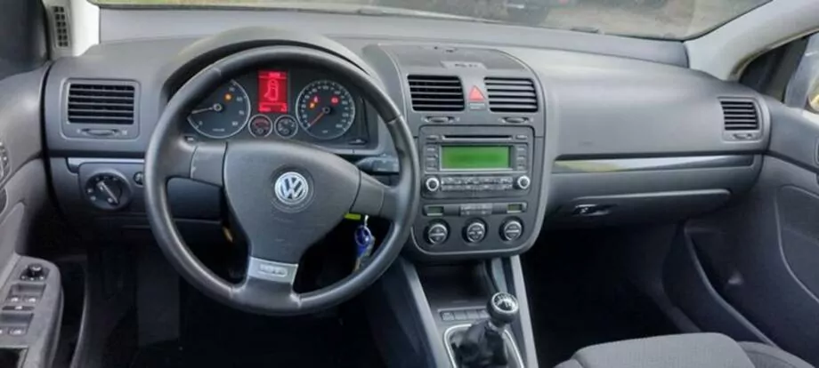 ID:2173 - VOLKSWAGEN GOLF