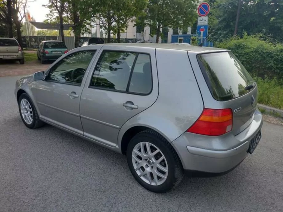 ID:2174 - VOLKSWAGEN GOLF