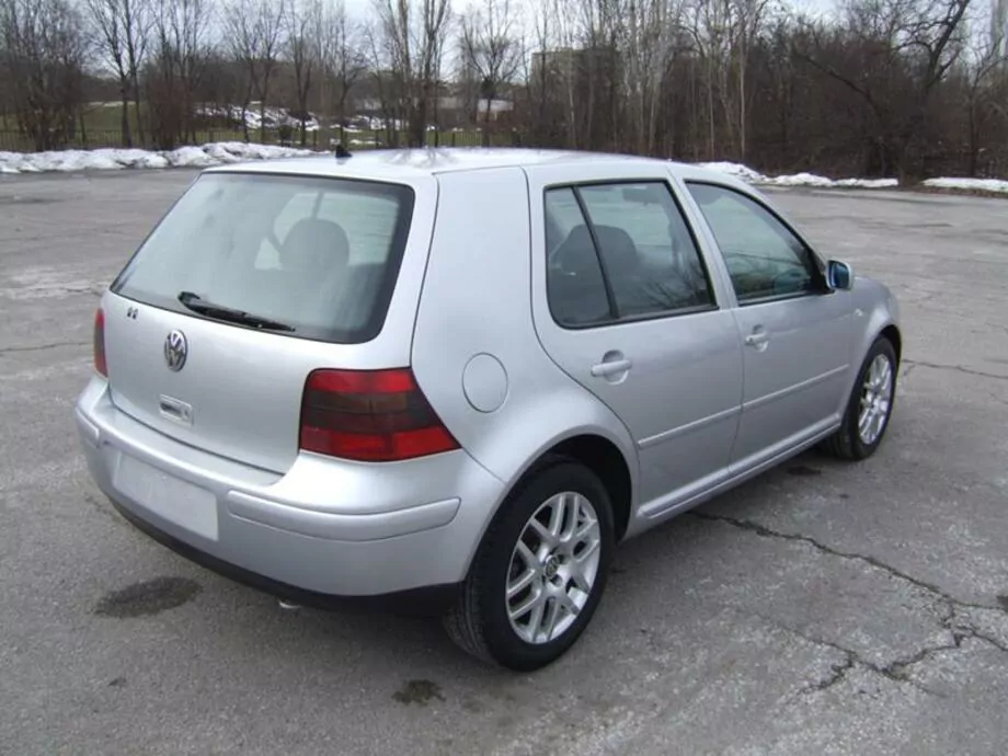 ID:2176 - VOLKSWAGEN GOLF