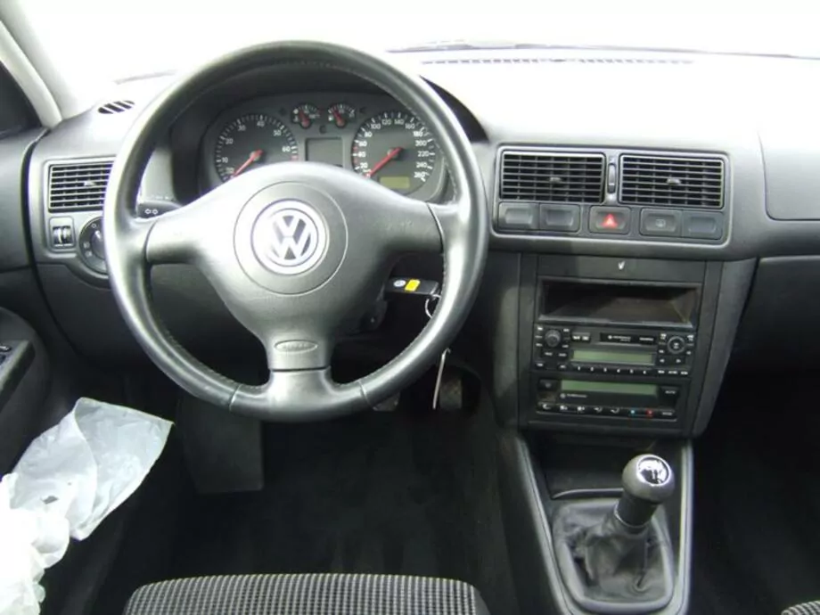 ID:2176 - VOLKSWAGEN GOLF