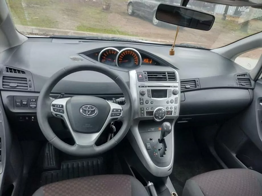 ID:2186 - TOYOTA COROLLA VERSO