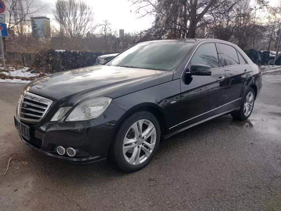 ID:2231 - MERCEDES-BENZ E 200