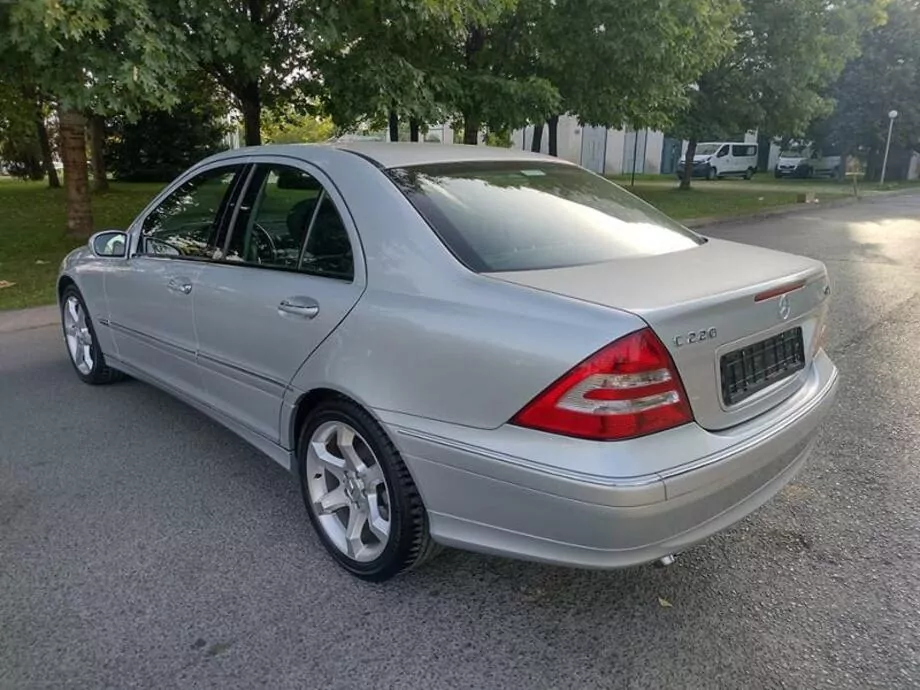 ID:2237 - MERCEDES-BENZ C 220