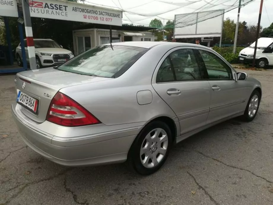 ID:2239 - MERCEDES-BENZ C 220