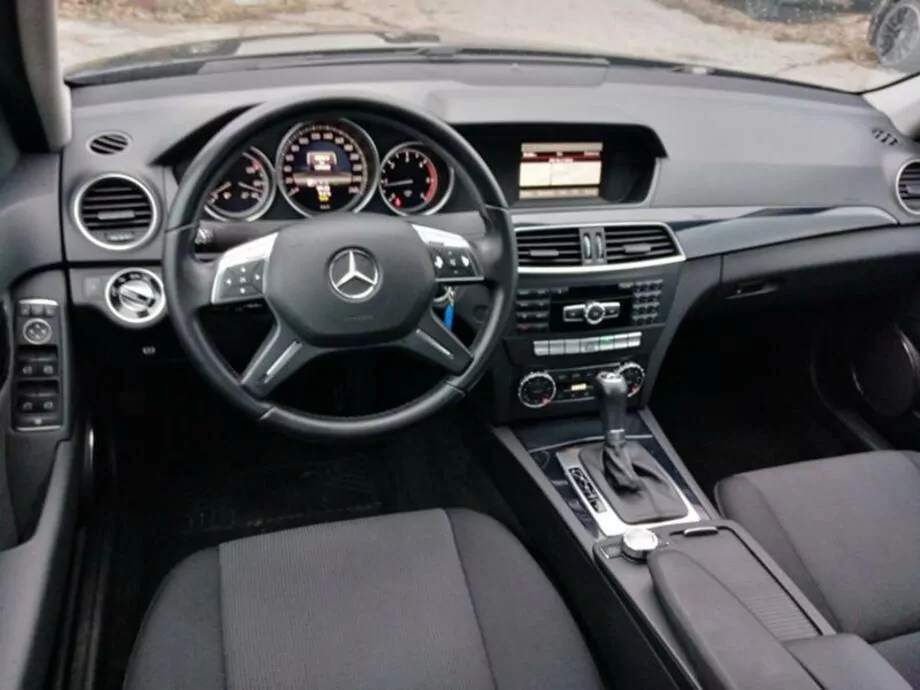 ID:2240 - MERCEDES-BENZ C 180