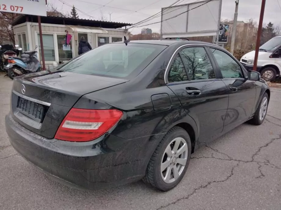 ID:2240 - MERCEDES-BENZ C 180