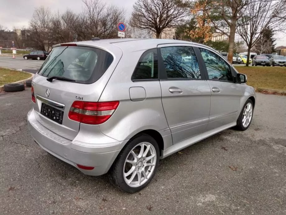 ID:2242 - MERCEDES-BENZ B 180