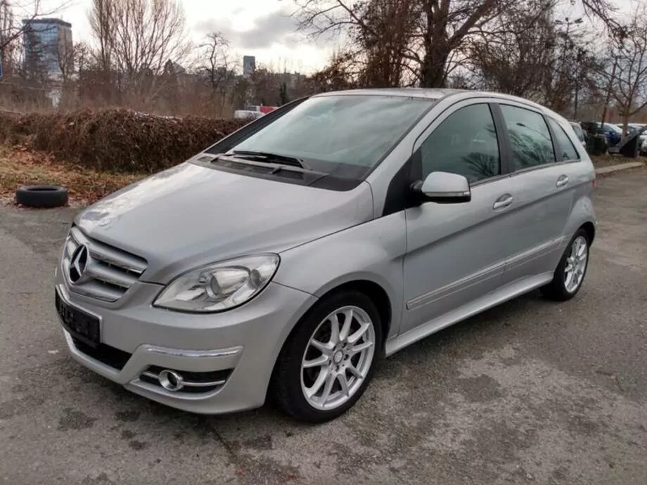 ID:2242 - MERCEDES-BENZ B 180