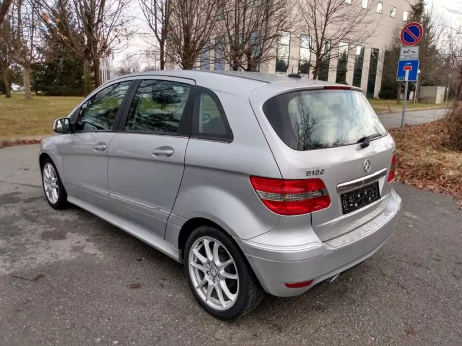 ID:2242 - MERCEDES-BENZ B 180