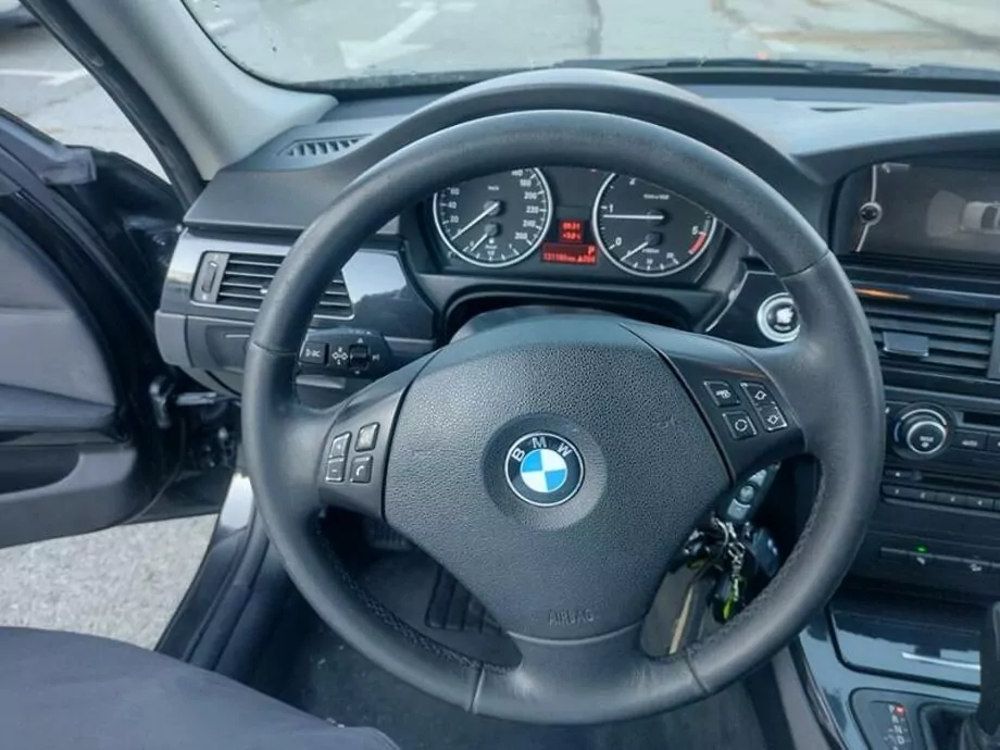 ID:2295 - BMW 320