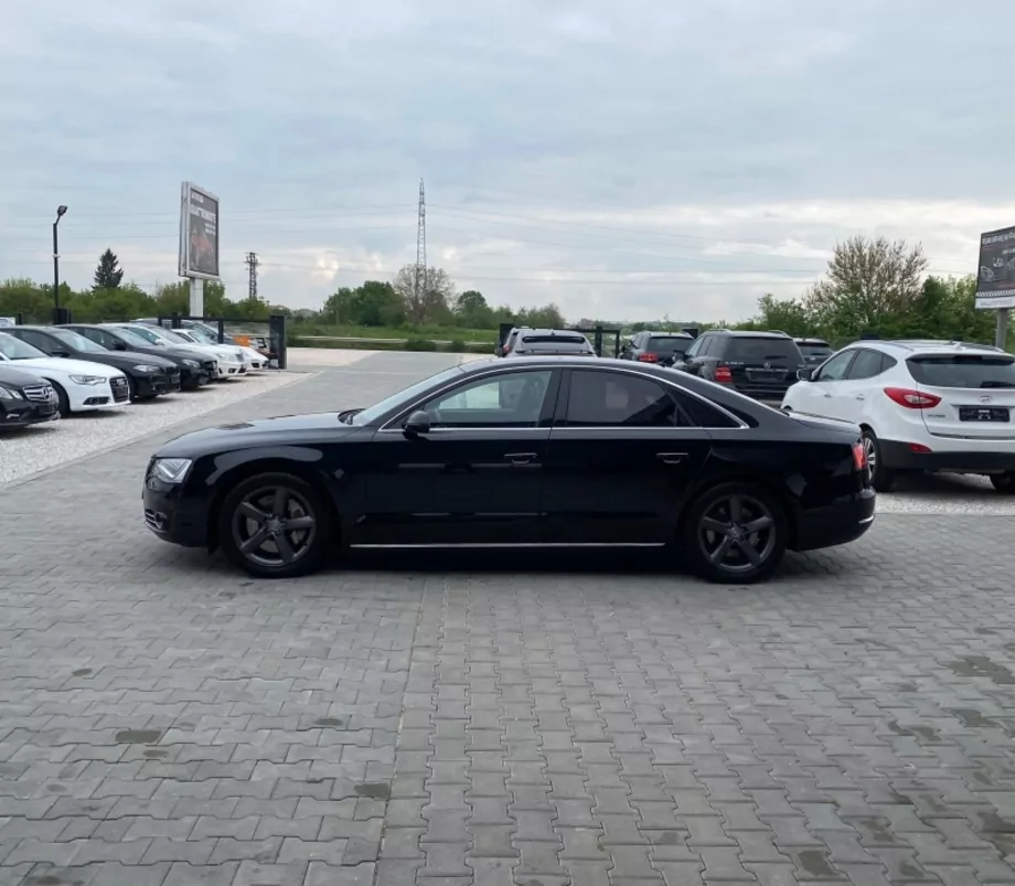 ID:2317 - AUDI A8