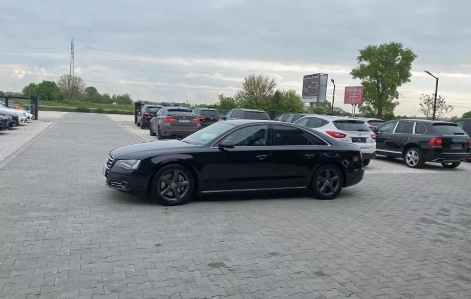 ID:2317 - AUDI A8