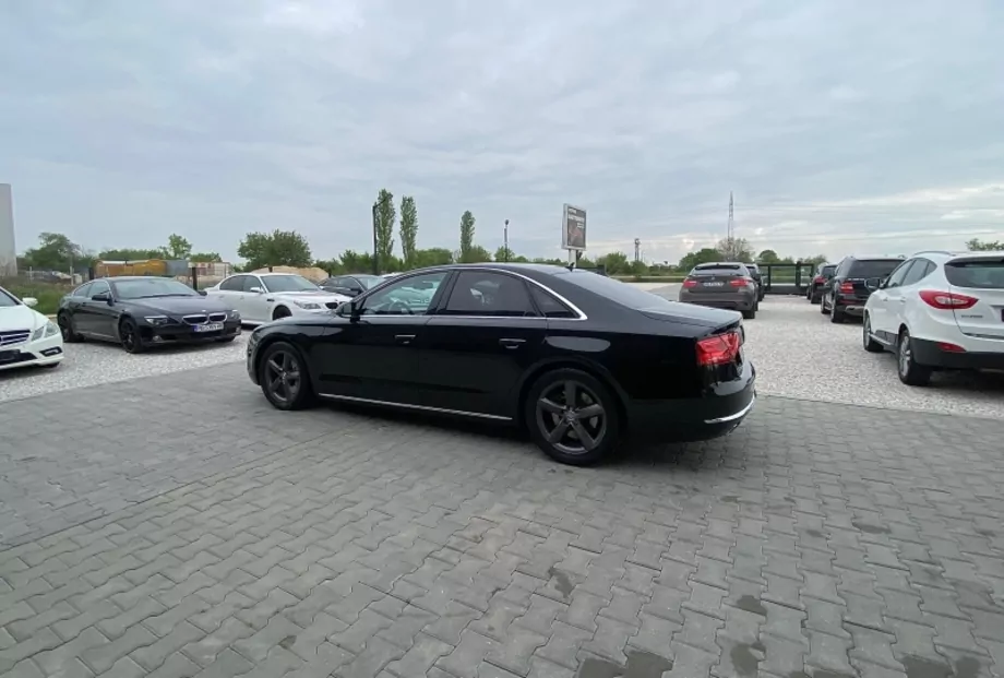 ID:2317 - AUDI A8