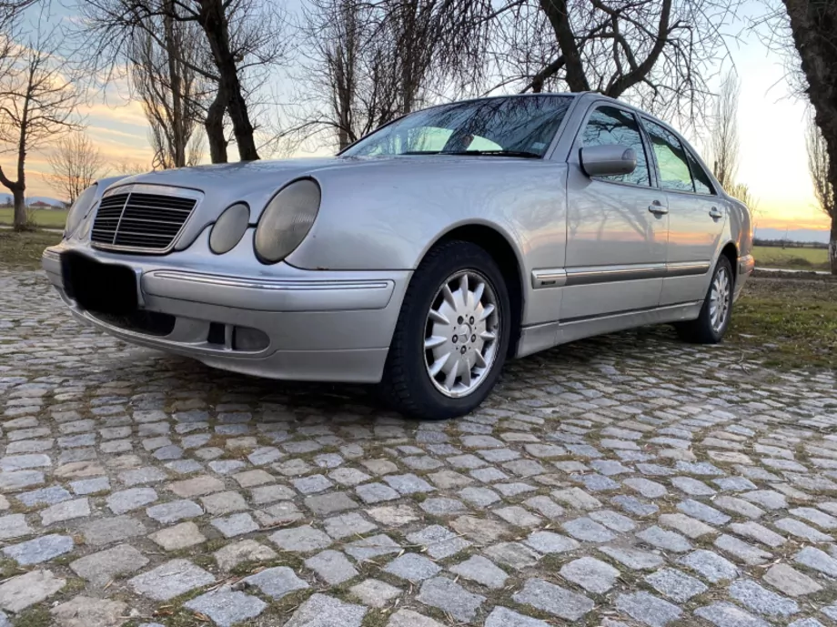 ID:2323 - MERCEDES-BENZ E 270