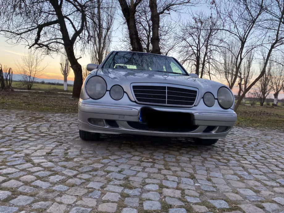 ID:2323 - MERCEDES-BENZ E 270