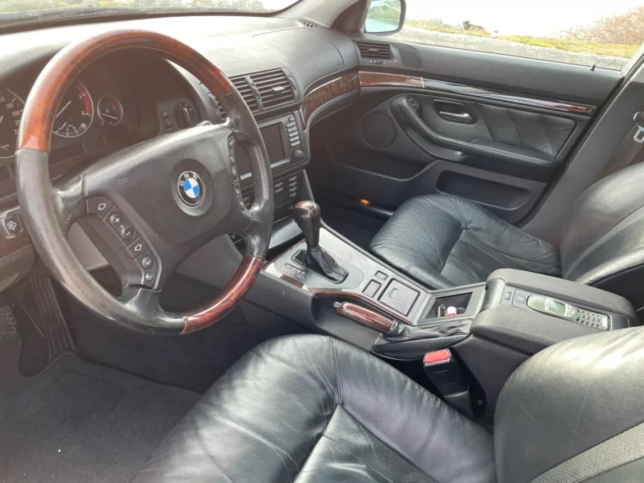 ID:2379 - BMW 525