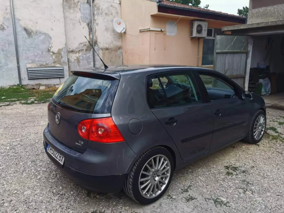 ID:2395 - VOLKSWAGEN GOLF