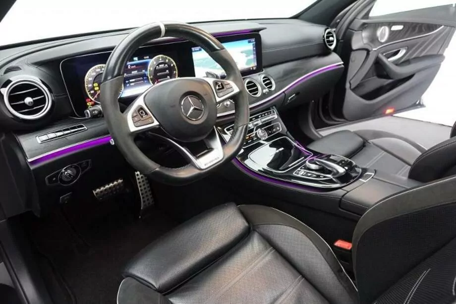 ID:2427 - MERCEDES-BENZ E 63 AMG