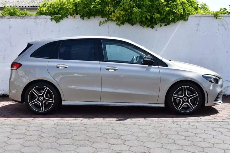 ID:2437 - MERCEDES-BENZ B 220