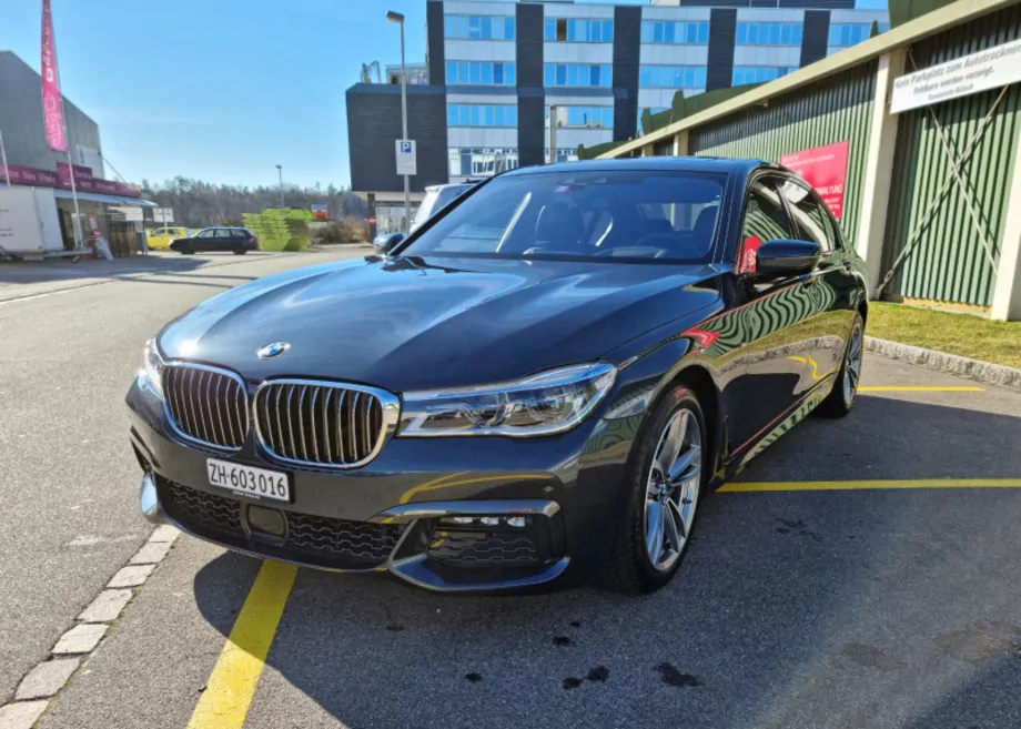 ID:2466 - BMW 730