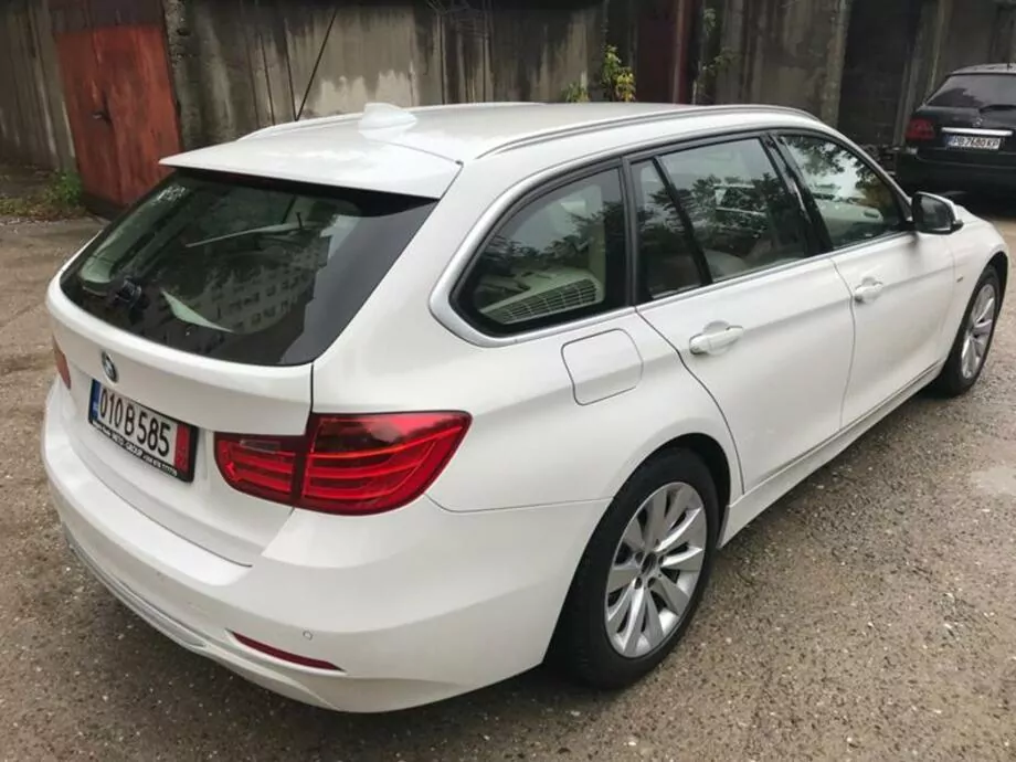 ID:449 - BMW 320