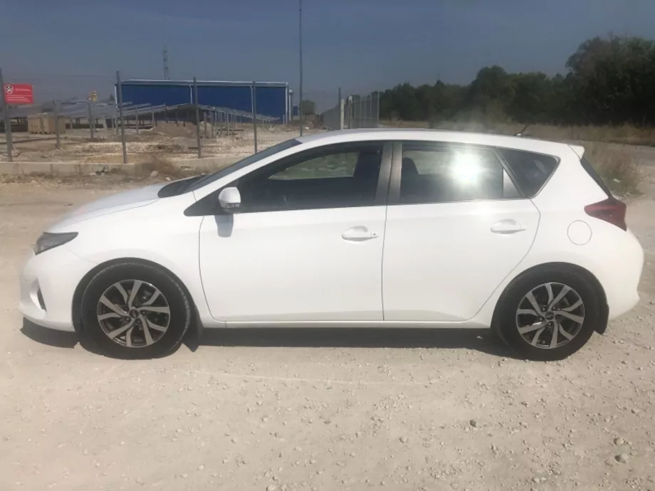 ID:460 - TOYOTA AURIS