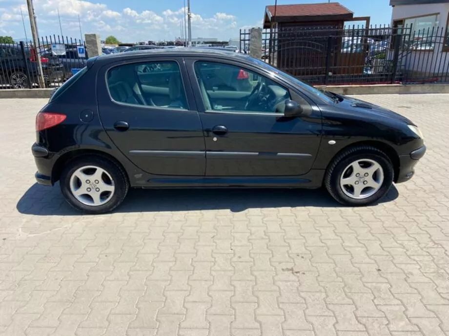 ID:472 - PEUGEOT 206