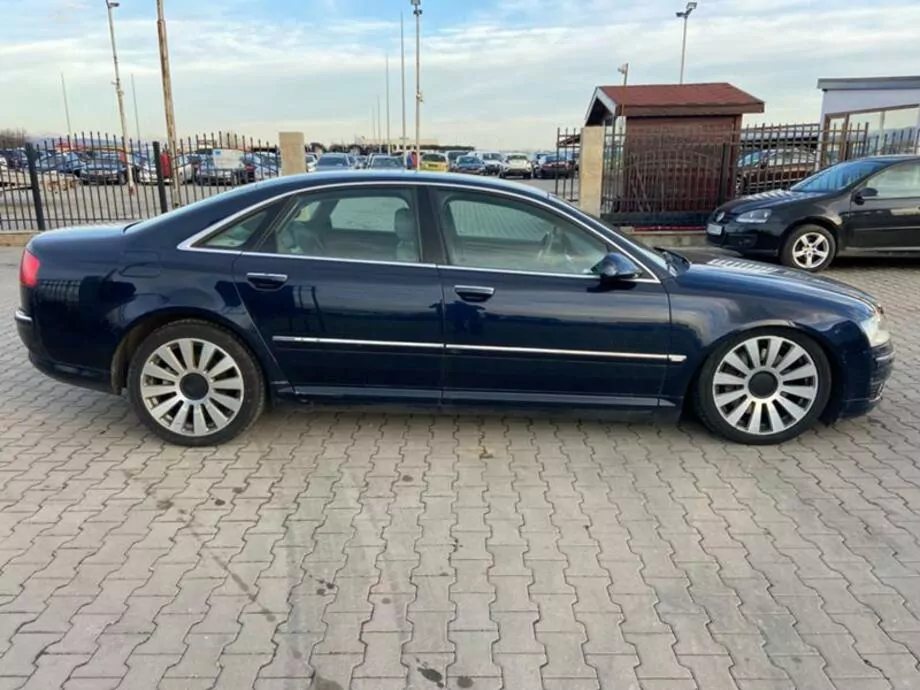 ID:484 - AUDI A8