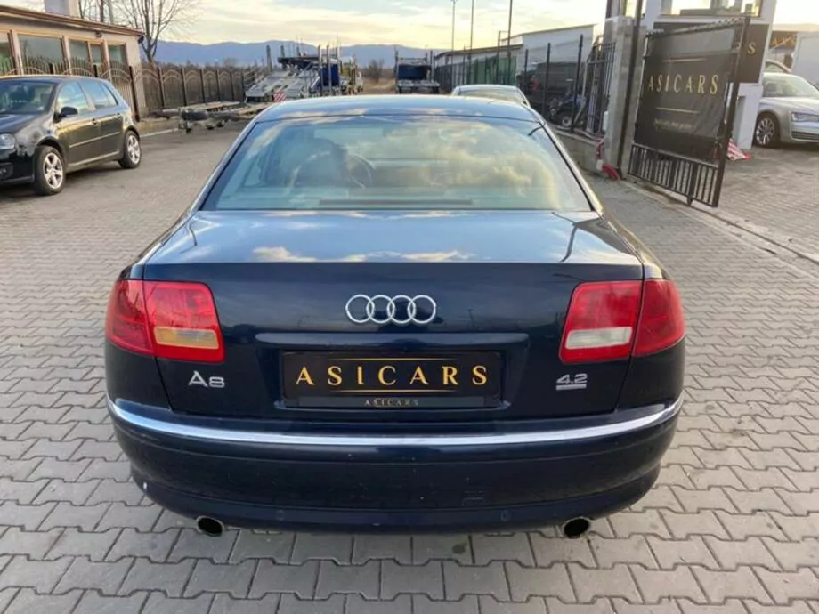 ID:484 - AUDI A8