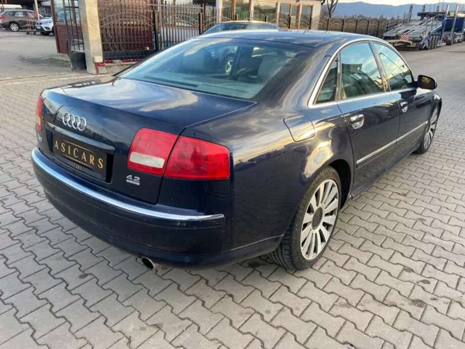 ID:484 - AUDI A8