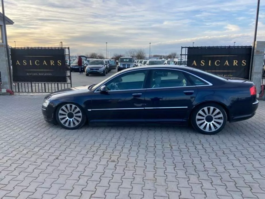 ID:484 - AUDI A8