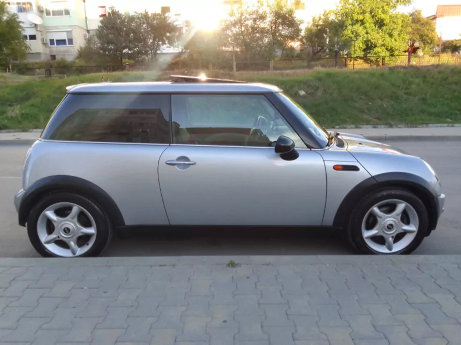 ID:519 - MINI COOPER