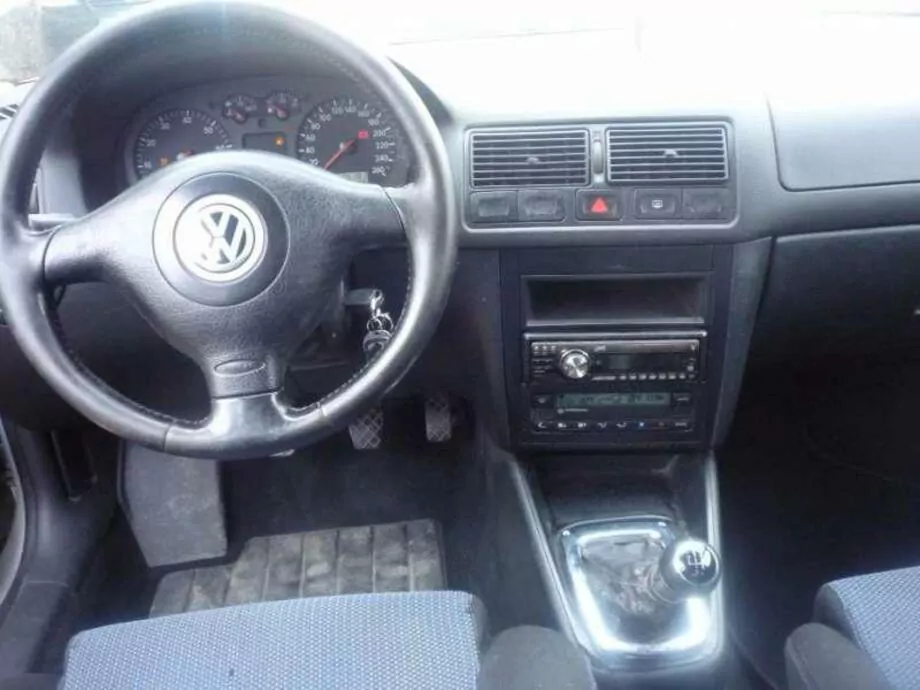 ID:521 - VOLKSWAGEN GOLF