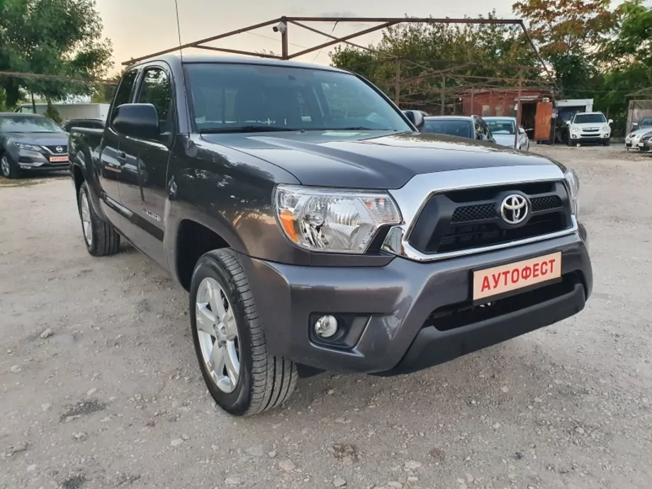 ID:551 - TOYOTA TACOMA