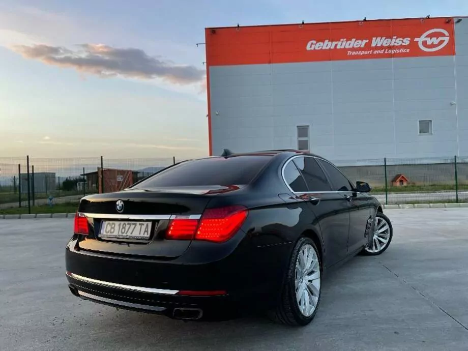 ID:556 - BMW 750