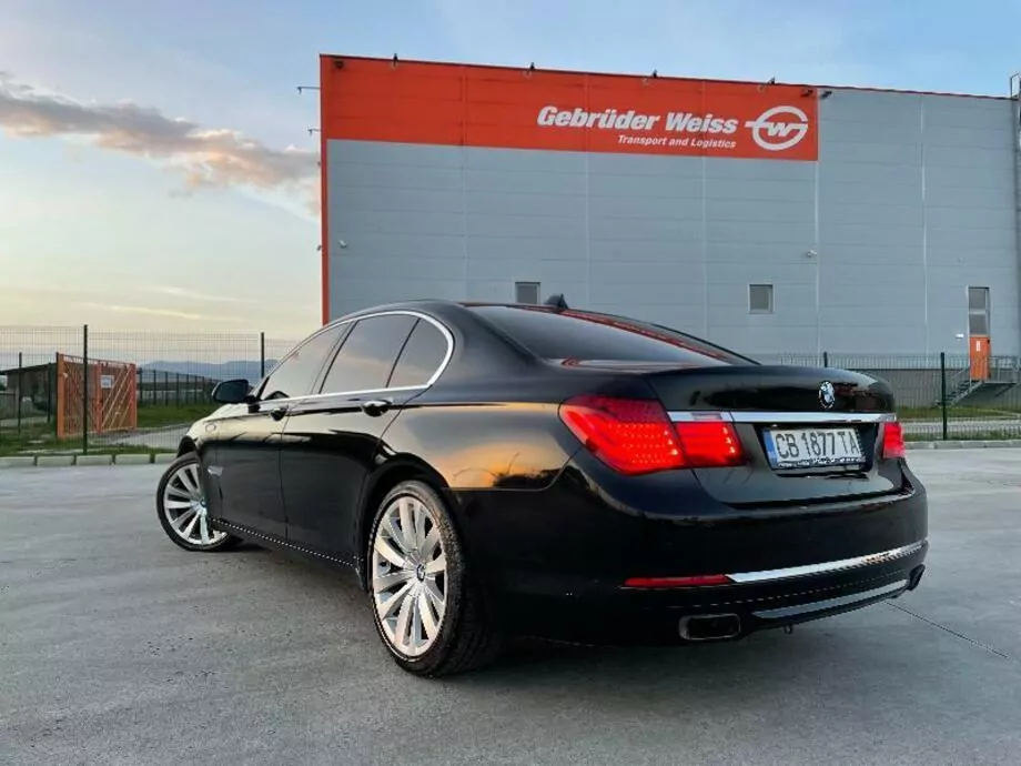 ID:556 - BMW 750