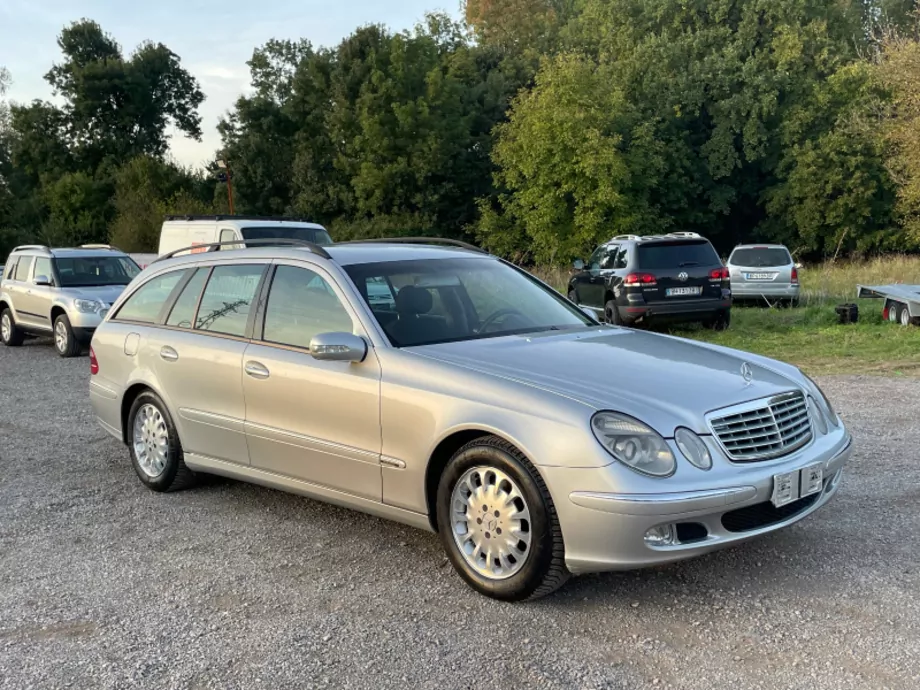 ID:571 - MERCEDES-BENZ E 270