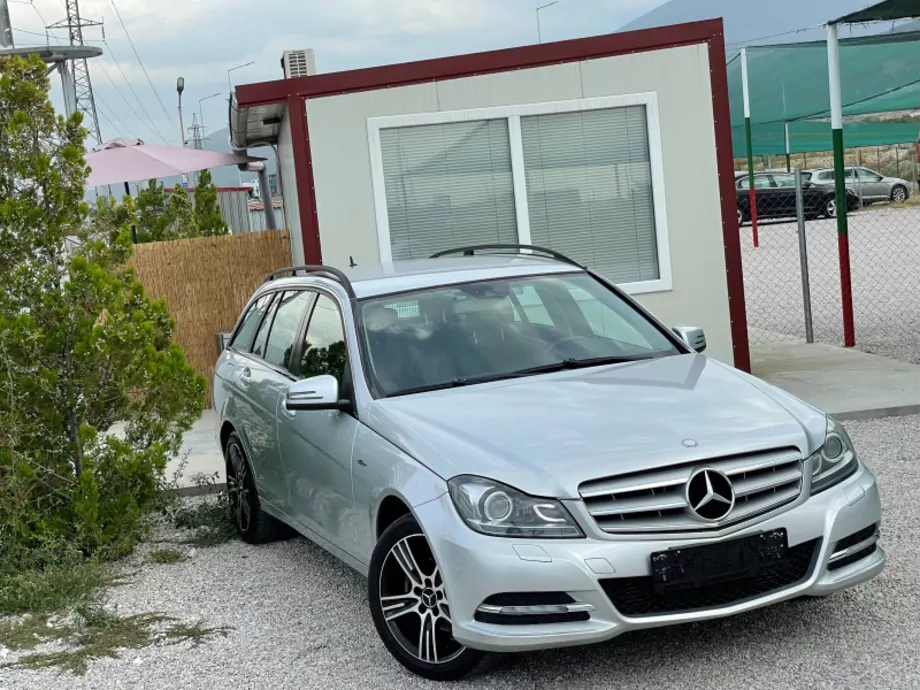 ID:587 - MERCEDES-BENZ CLC 200