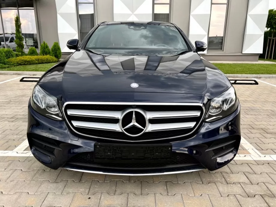 ID:597 - MERCEDES-BENZ E 220