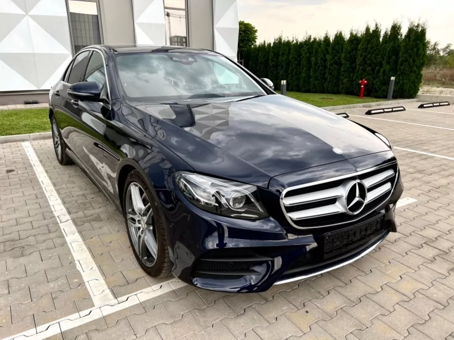 ID:597 - MERCEDES-BENZ E 220