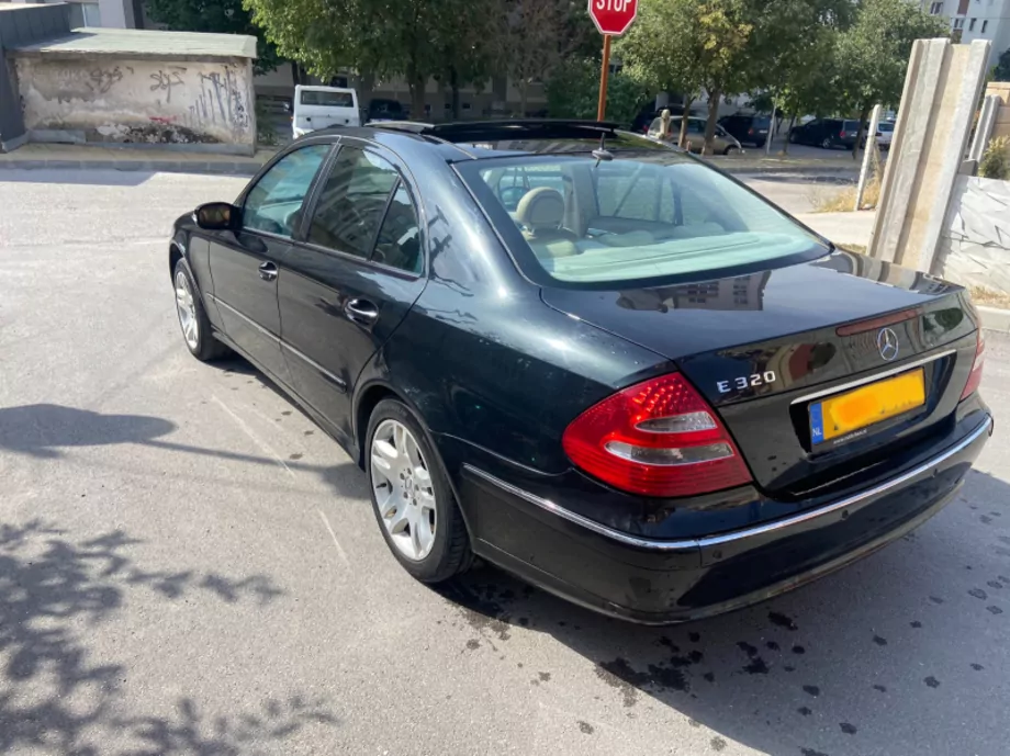 ID:600 - MERCEDES-BENZ E 320