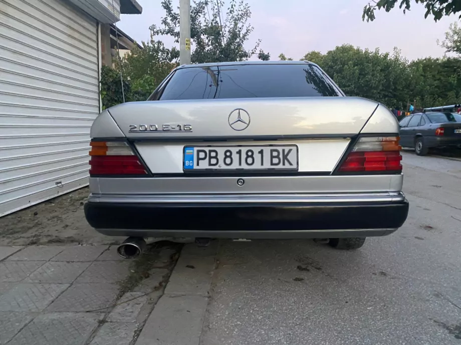 ID:657 - MERCEDES-BENZ 124